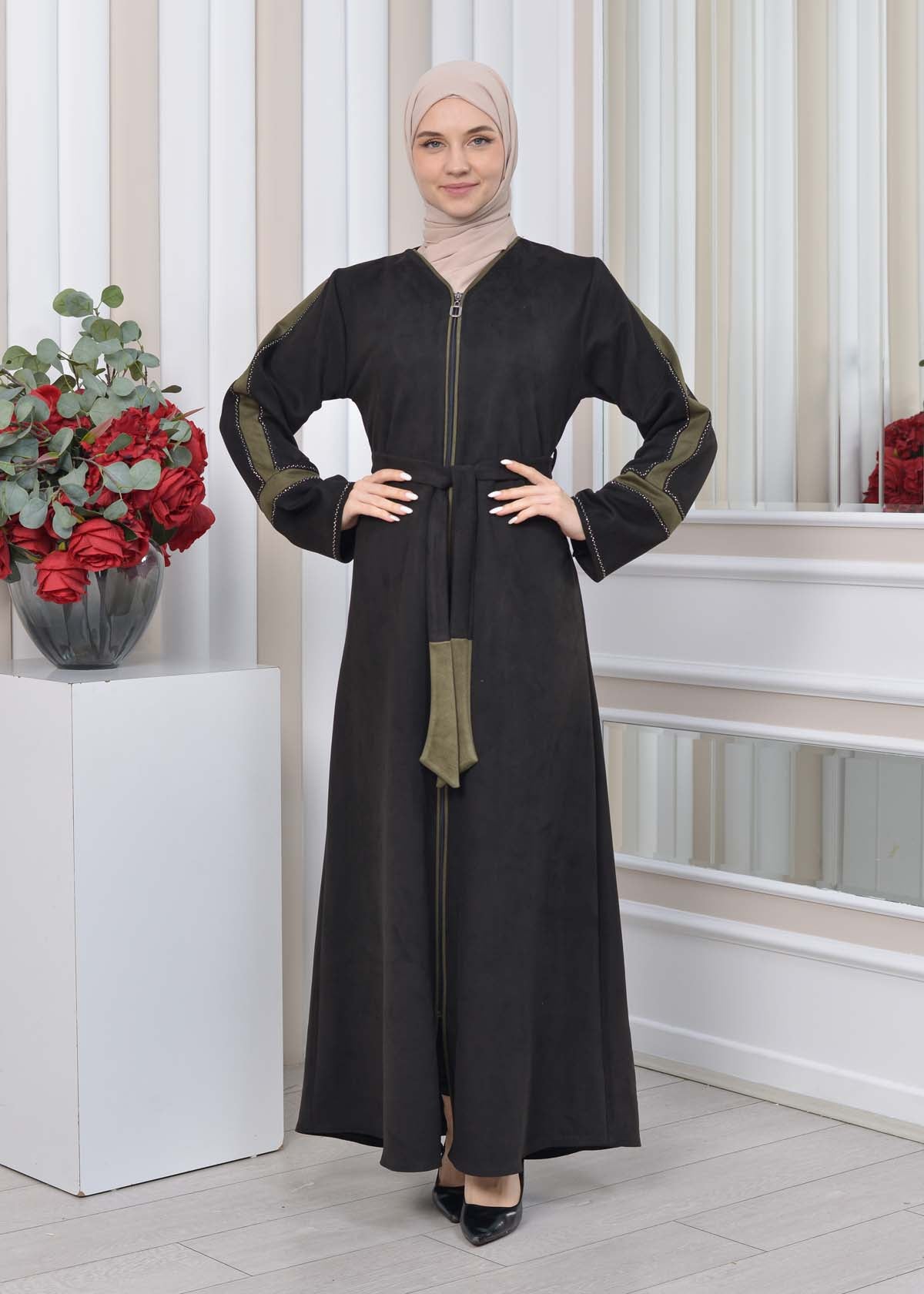 Elegante Wildleder-Abaya mit Reißverschluss 1352 - Khaki
