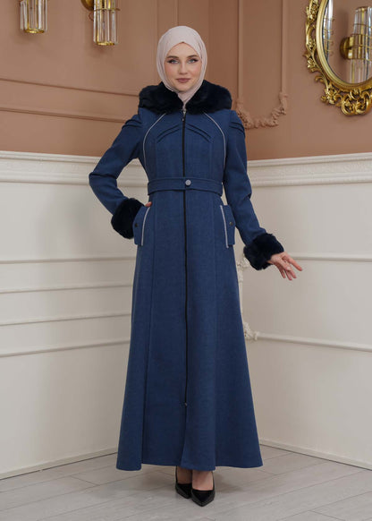 Langer Wollmantel mit Pelzkapuze und Pelzärmeln 1356 - Dunkelblau