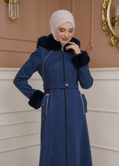 Langer Wollmantel mit Pelzkapuze und Pelzärmeln 1356 - Dunkelblau