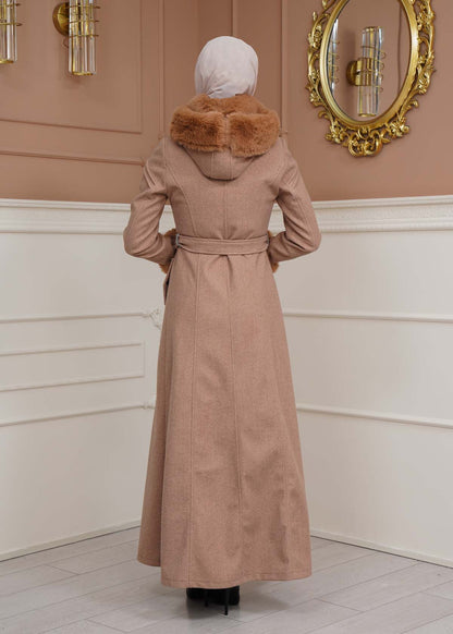 Langer Wollmantel mit Pelzkapuze und Pelzärmeln 1356 - Hellbraun