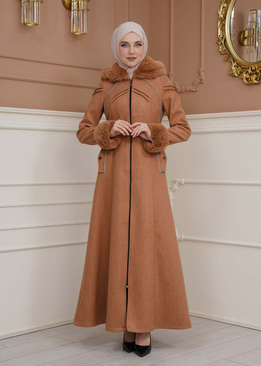 Langer Wollmantel mit Pelzkapuze und Pelzärmeln 1356 - Cognac
