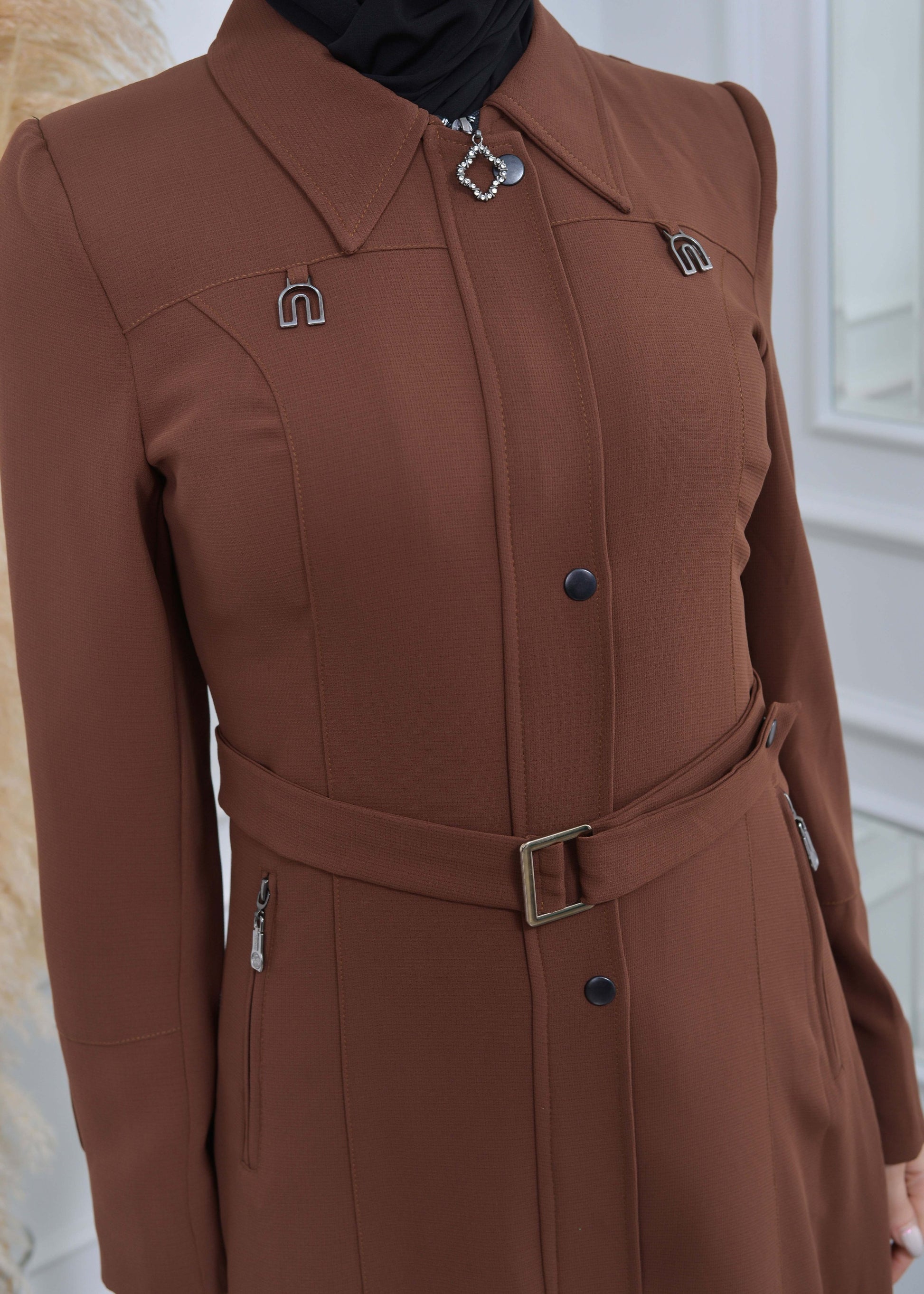 Manto aus Petek-Stoff mit Satinfutter 242 - Cognac