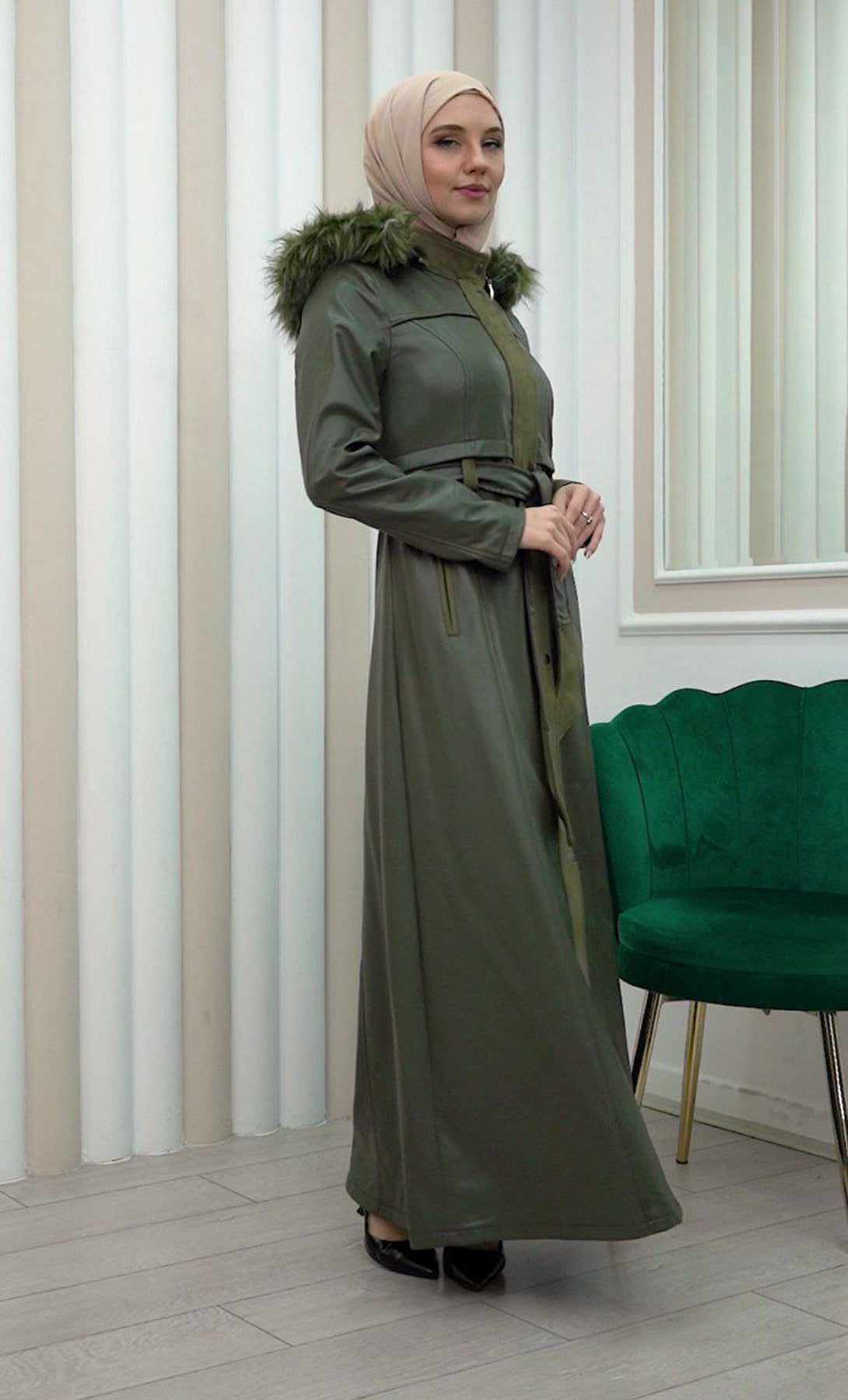 Edler Ledermantel mit Wildleder-Details und abnehmbarer Kapuze 1338 - Khaki