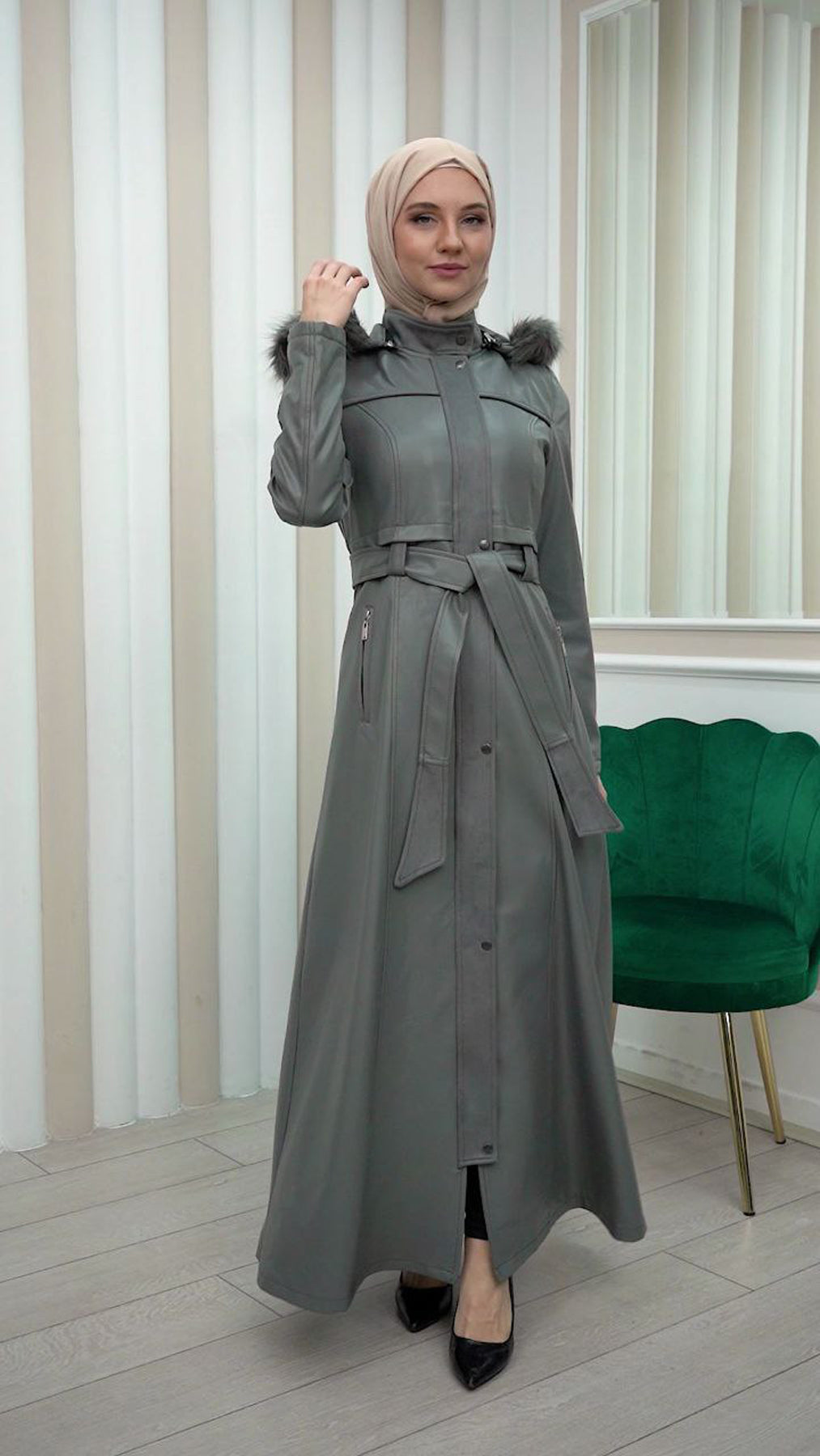 Edler Ledermantel mit Wildleder-Details und abnehmbarer Kapuze 1338 - Grau