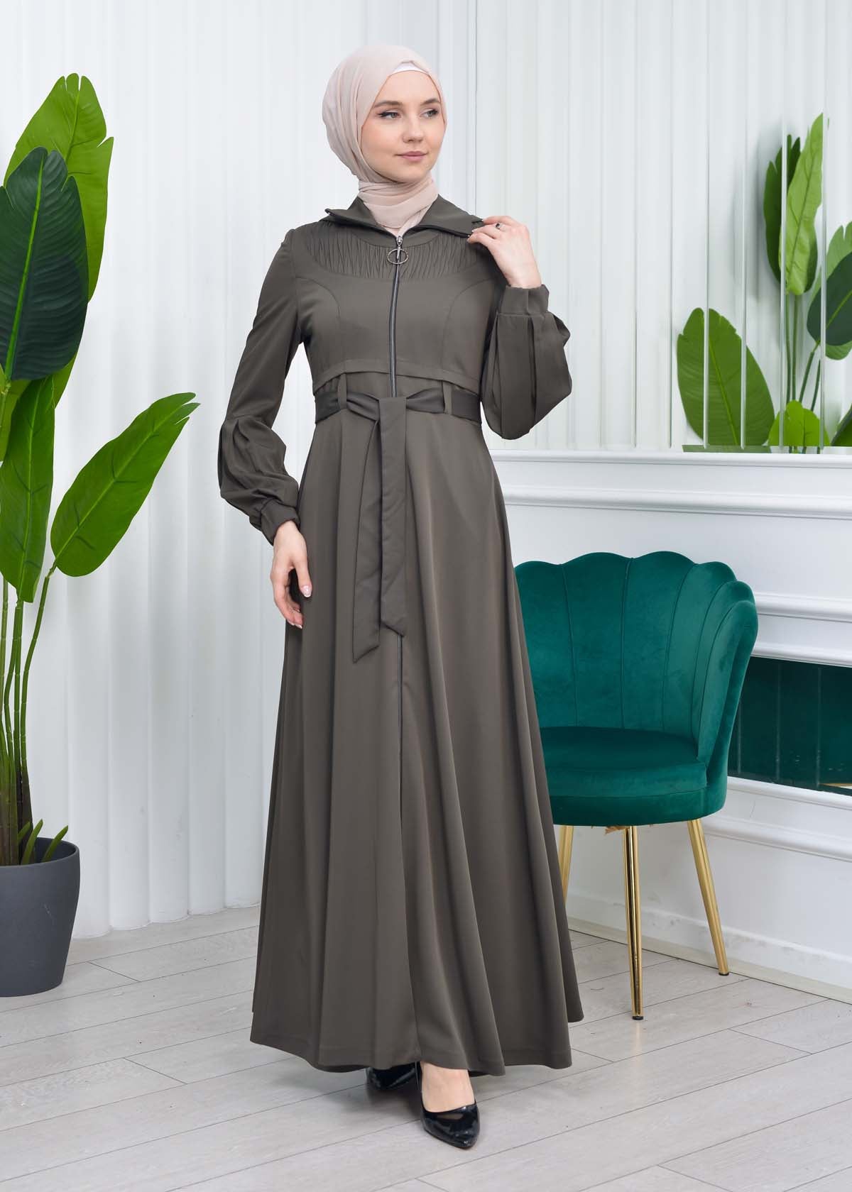 Brada-Mantel mit abnehmbarer Kapuze und Plissee-Details 1206 - Dunkelkhaki