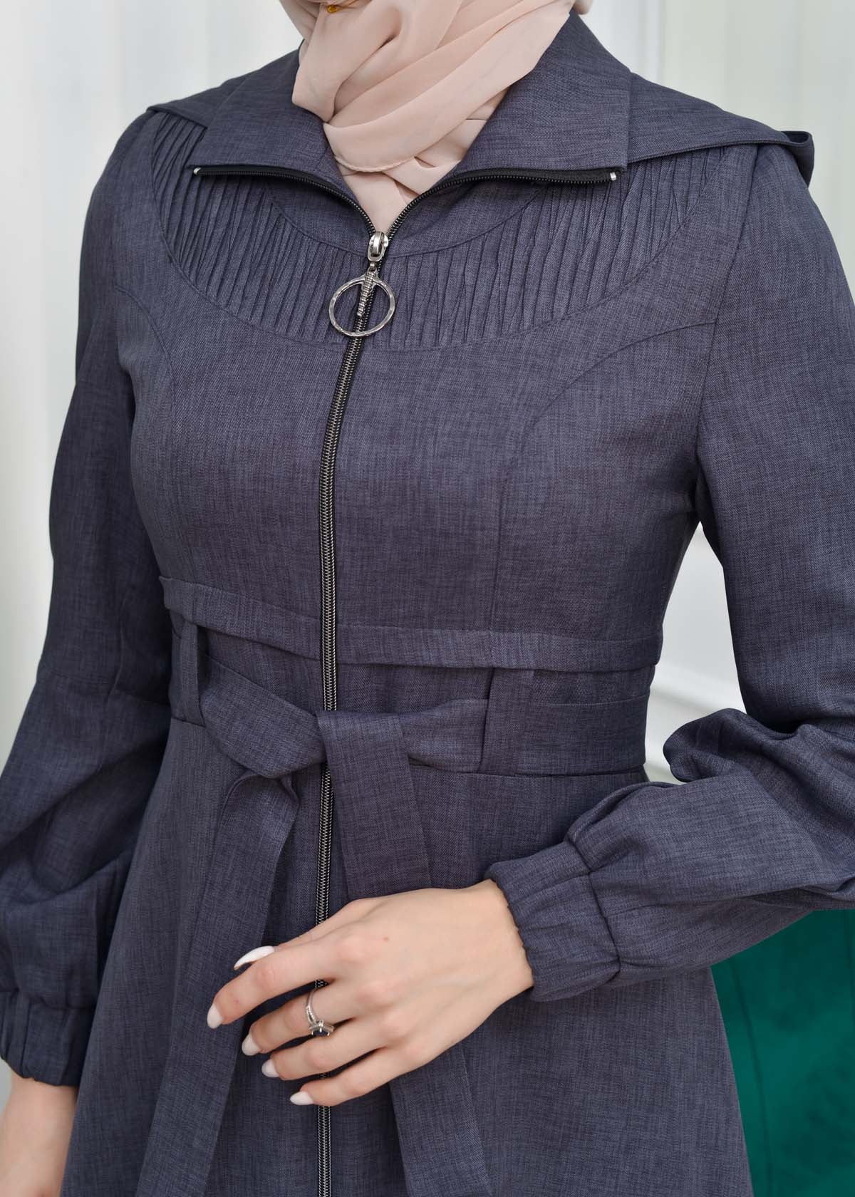 Gabardine-Mantel mit Kapuze und Plissee-Details 1206 - Anthrazit