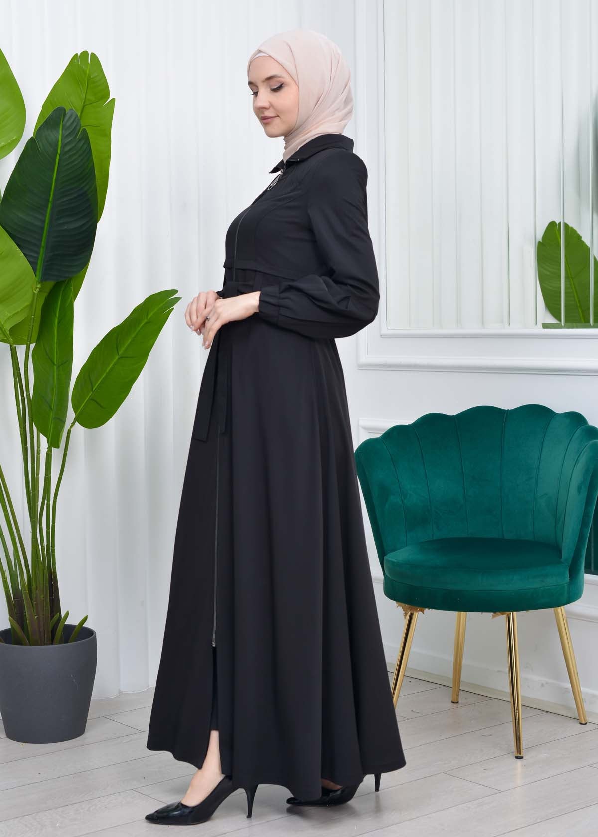 Gabardine-Mantel mit Kapuze und Plissee-Details 1206 - Schwarz