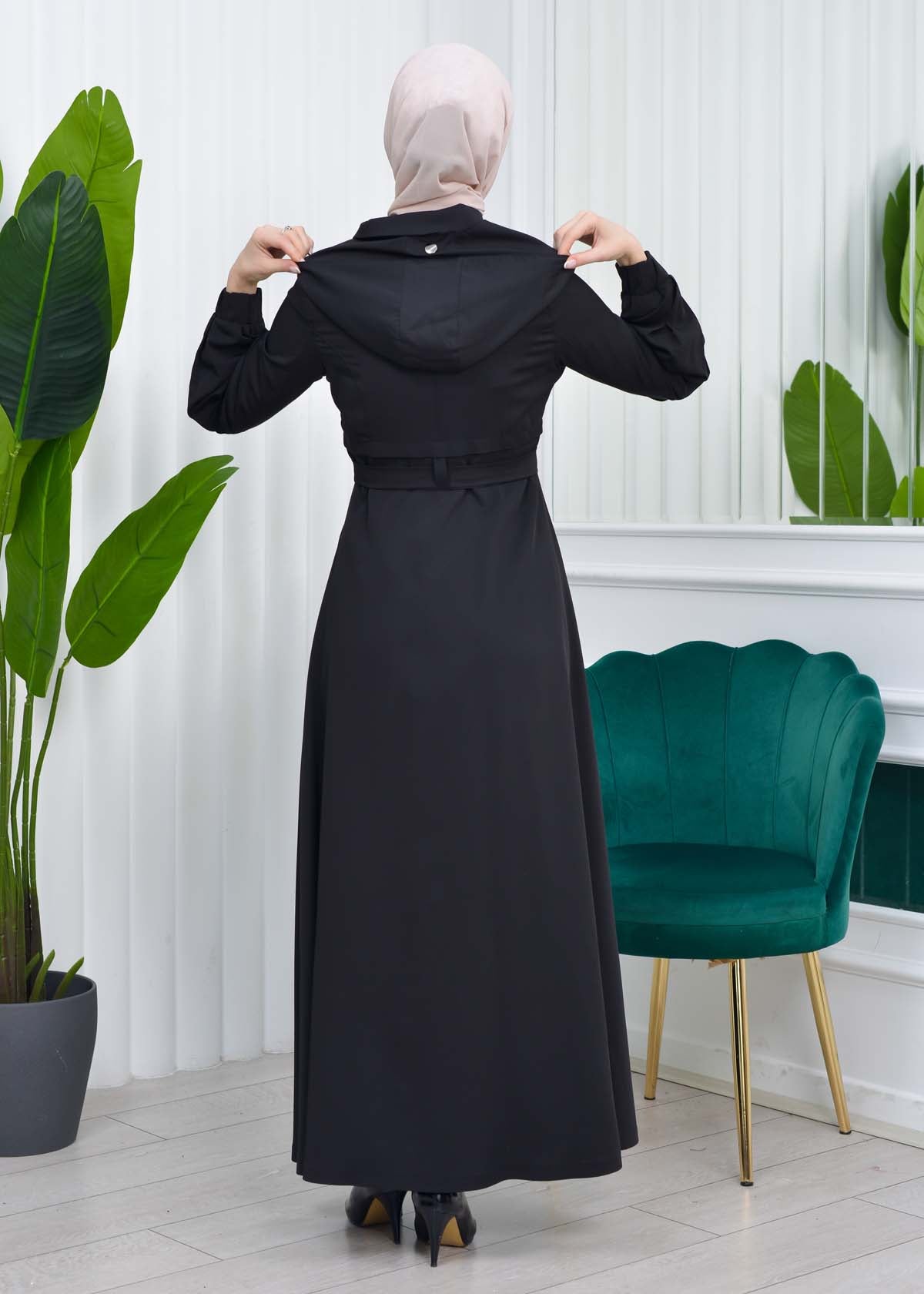 Gabardine-Mantel mit Kapuze und Plissee-Details 1206 - Schwarz