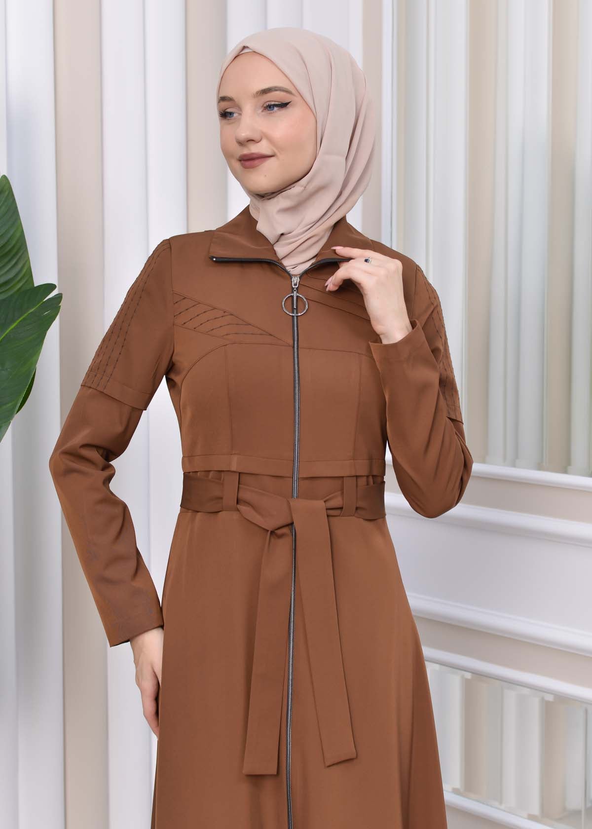 Langer brada-Mantel mit abnehmbarer Kapuze 1212 - Braun