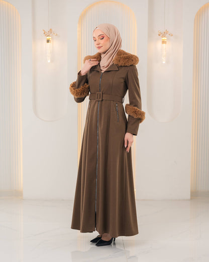 Langer texturierter Mantel mit Pelz 1395 - Braun