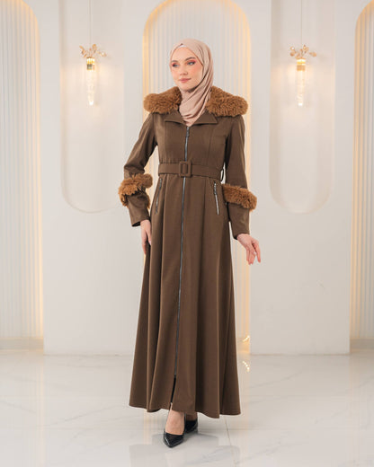 Langer texturierter Mantel mit Pelz 1395 - Braun