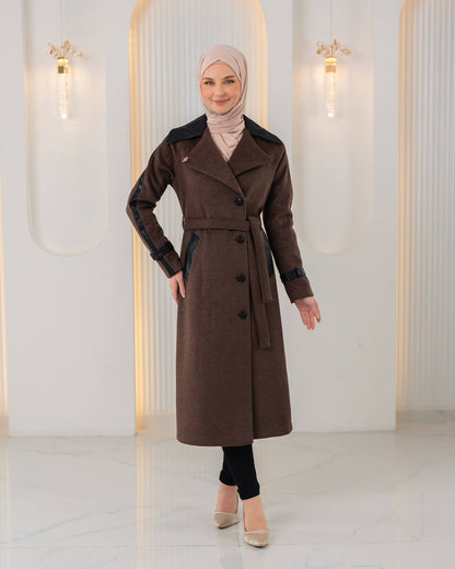 Trenchcoat aus texturiertem Stoff mit Leder-Details und Fellfutter 1394 - Braun