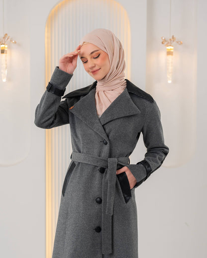 Trenchcoat aus texturiertem Stoff mit Leder-Details und Fellfutter 1394 - Grau