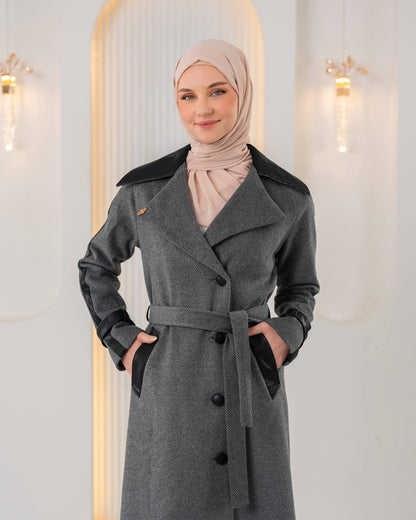 Trenchcoat aus texturiertem Stoff mit Leder-Details und Fellfutter 1394 - Grau