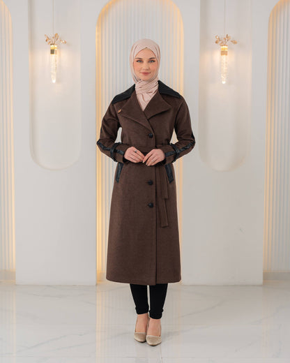 Trenchcoat aus texturiertem Stoff mit Leder-Details und Fellfutter 1394 - Braun