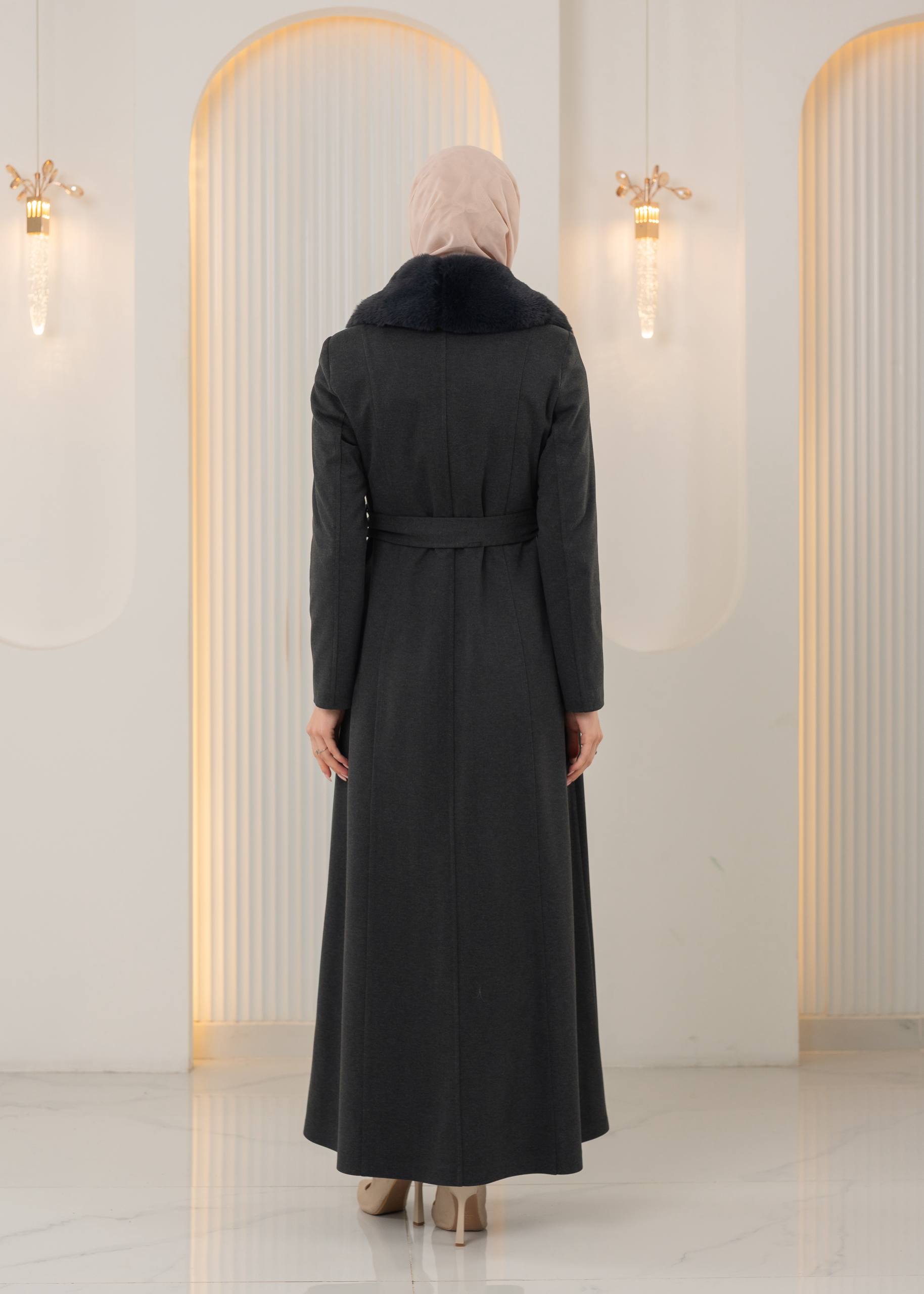 Langer Wintermantel mit Reißverschluss und Fellkragen 1393 - Anthrazit