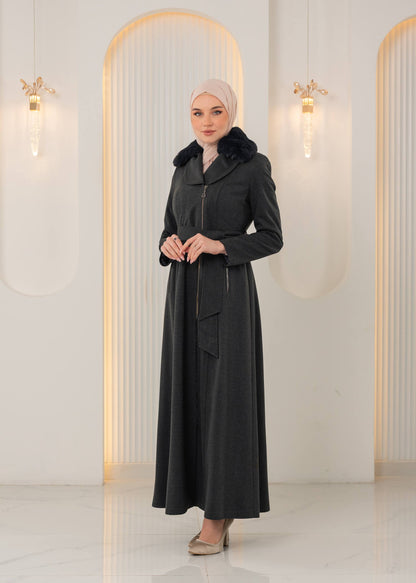 Langer Wintermantel mit Reißverschluss und Fellkragen 1393 - Anthrazit